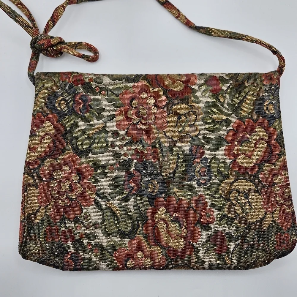 VINTAGE Floral Pink and Green Metallic Tapestry Shoulder Bag